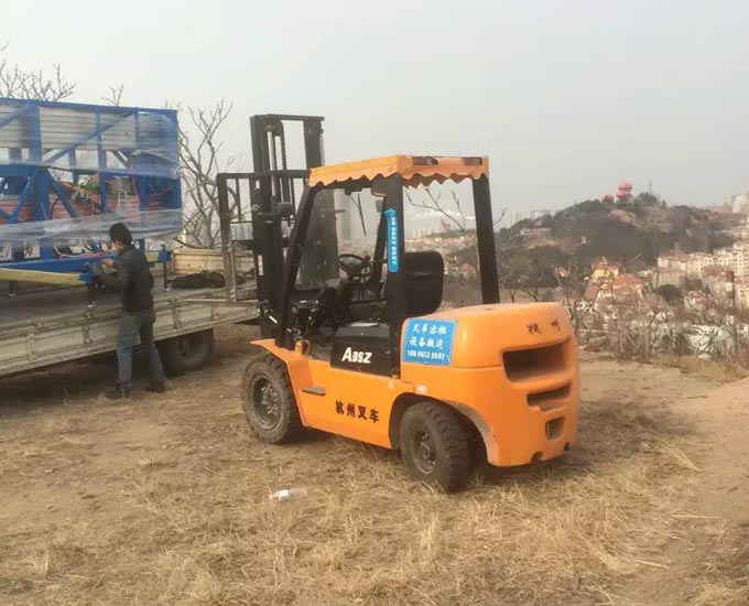 2016年1月青島氣象觀測站進行設備搬運搬遷工作